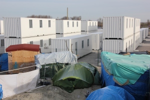 calais-jungle-shipping-containers